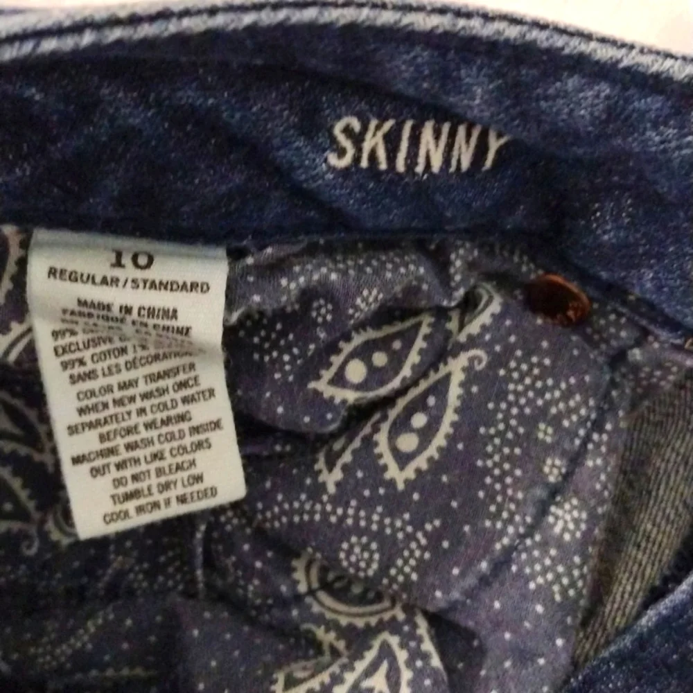 Woman's American Eagle Super Stretch Skinny Jeans Blue Denim Distressed size 10 - Picture 11 of 11